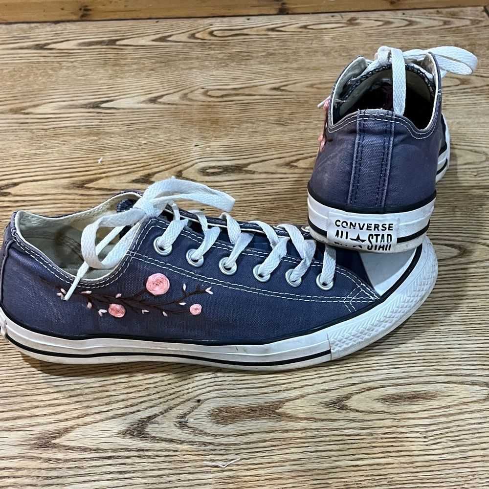 Embroidered Converse - Picture 4 of 6